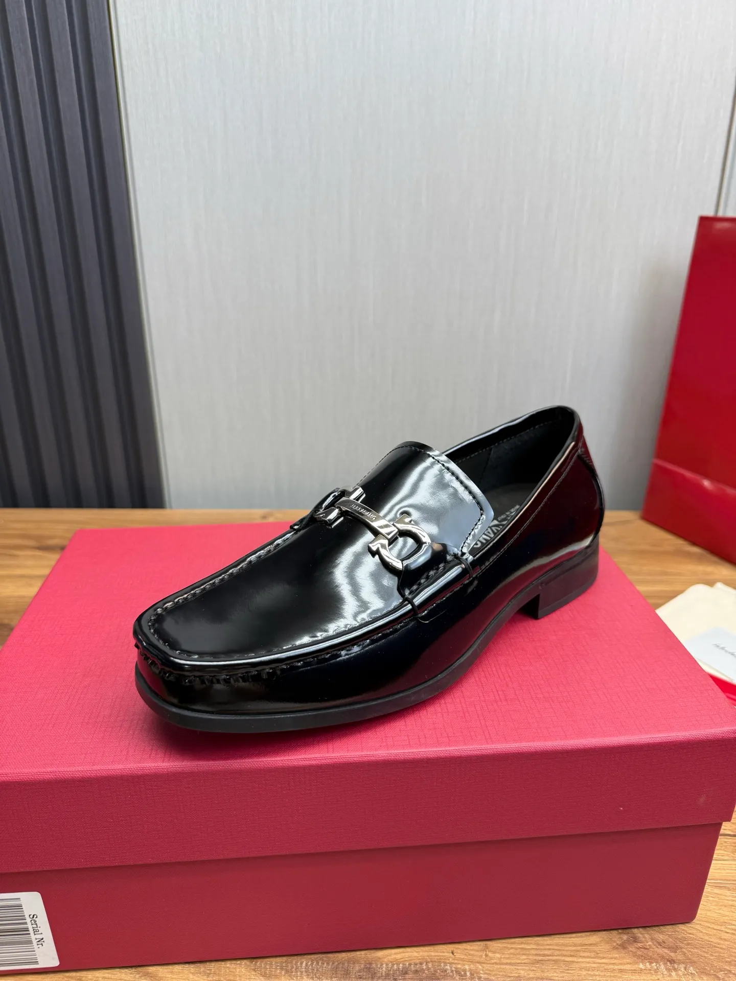 Men's shoes 💰760💰 Ferragamo. [Ferragamo] Men's Loaf leather shoes, the latest hot style, 1:1 original purchase quality, top quality, imported open-edge beaded cowhide leather on the upper, hand-made three-dimensional stitching highlights the round toe design, the inner feet are made of imported cowhide, with original wear-resistant rubber outsole, matching code 39-44, (38, 45 custom-made, non-refundable)